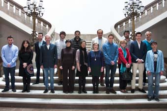 Els premiats, amb els representants de la Universitat.